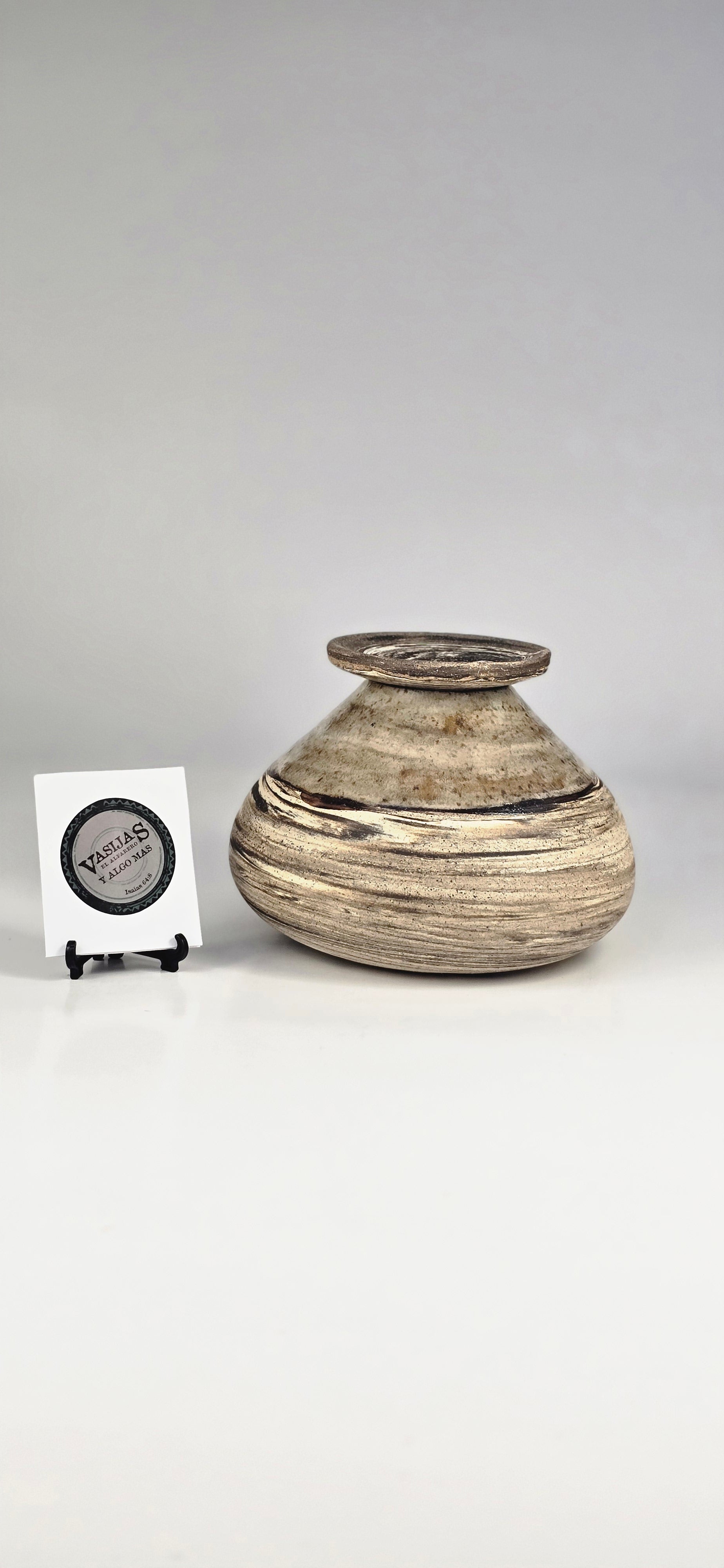 “Lidded Jar” Marmoleada